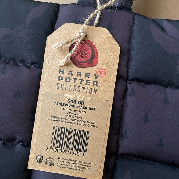 Authentic Harry Potter Athleisure Black Bag from HP store in NY Wizarding World - Picture 2 of 10